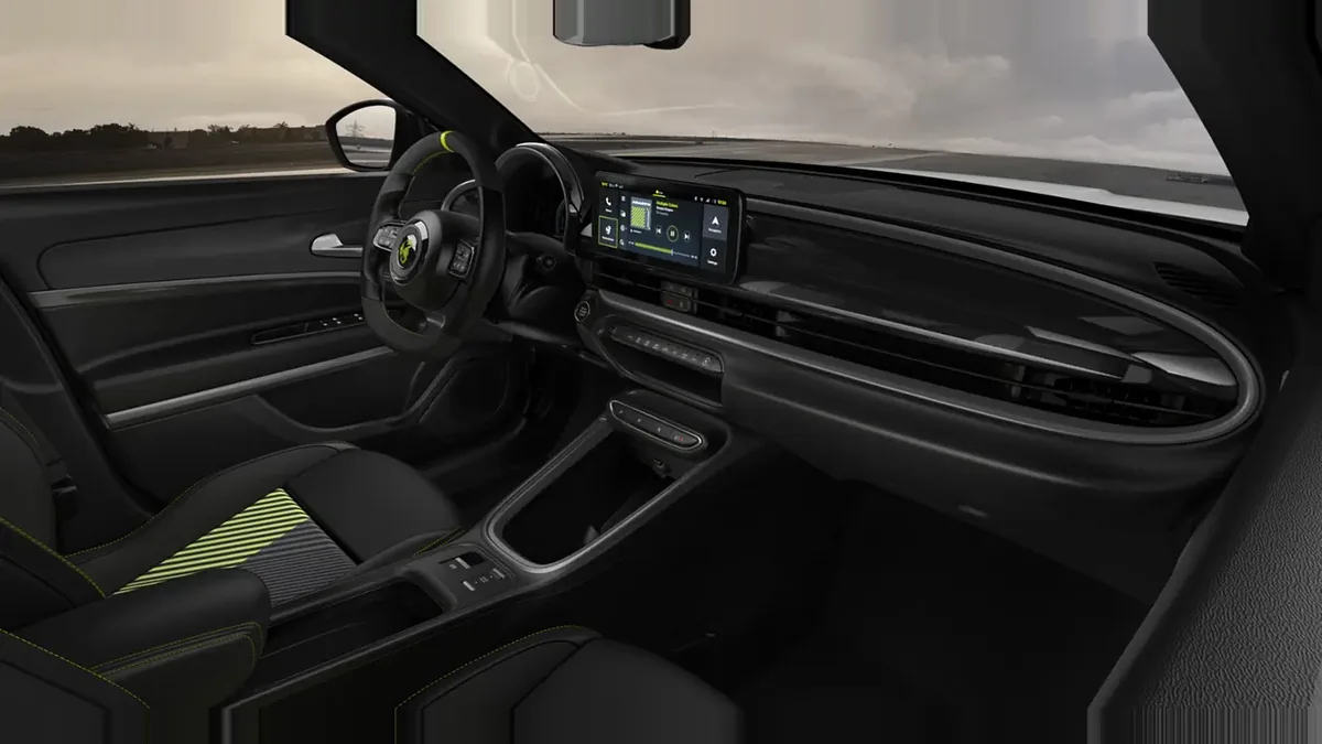 Abarth 600e Turismo en renting para particulares en Sevilla — Interior