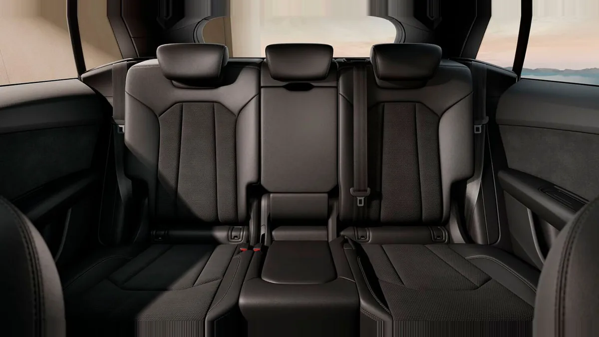 Audi Q8 SUV S line 45 TDI Quattro Tiptronic en renting para particulares en Sevilla — vista 6
