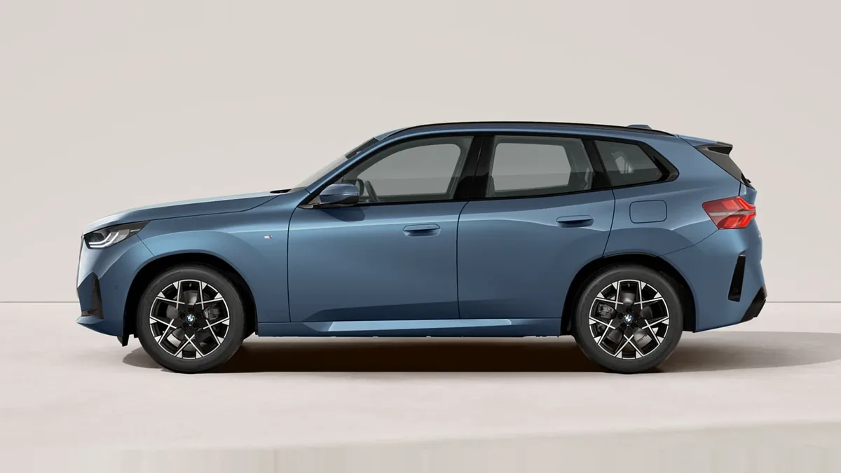BMW X3 20d xDrive en renting para particulares en Sevilla — Lateral