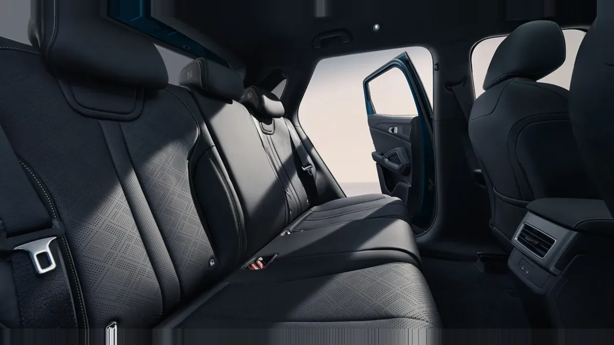 BYD ATTO 2 DM-i Active en renting para particulares en Sevilla — vista 10
