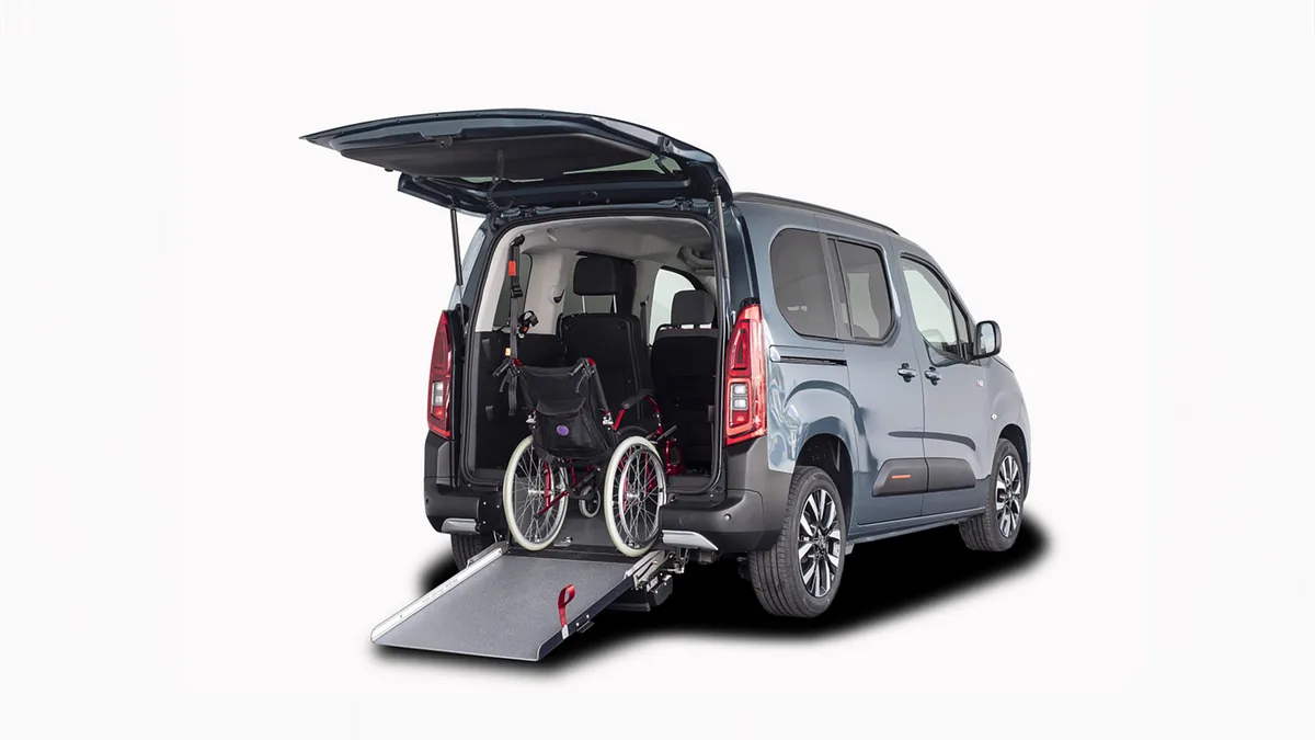 Citroën Berlingo Talla XL BlueHDi 100 YOU L2 N1 Adaptado en renting para particulares en Sevilla — Lateral