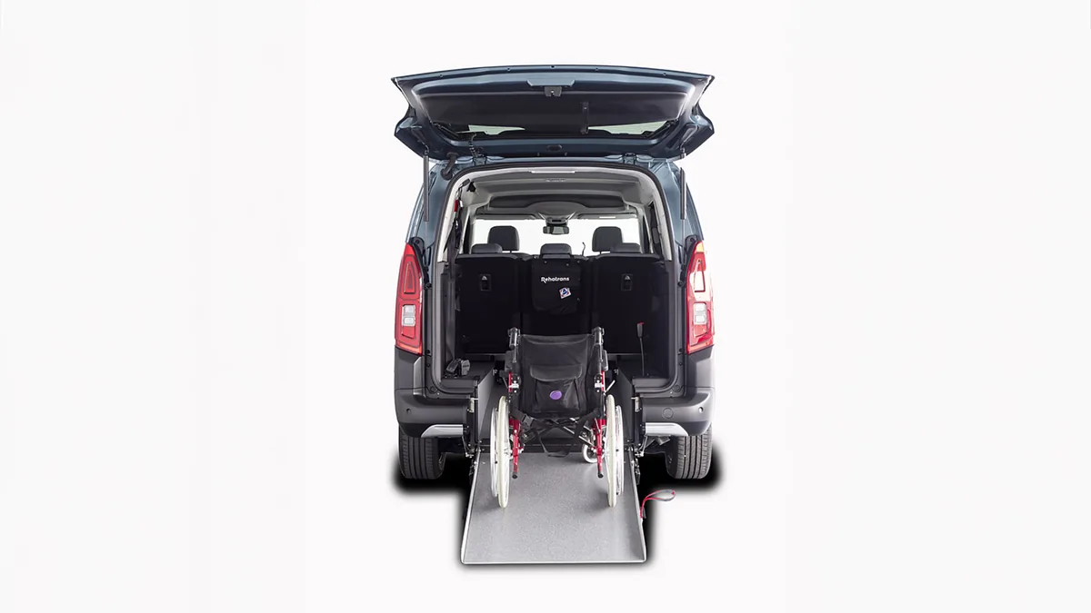 Citroën Berlingo Talla XL BlueHDi 100 YOU L2 N1 Adaptado en renting para particulares en Sevilla — Trasera