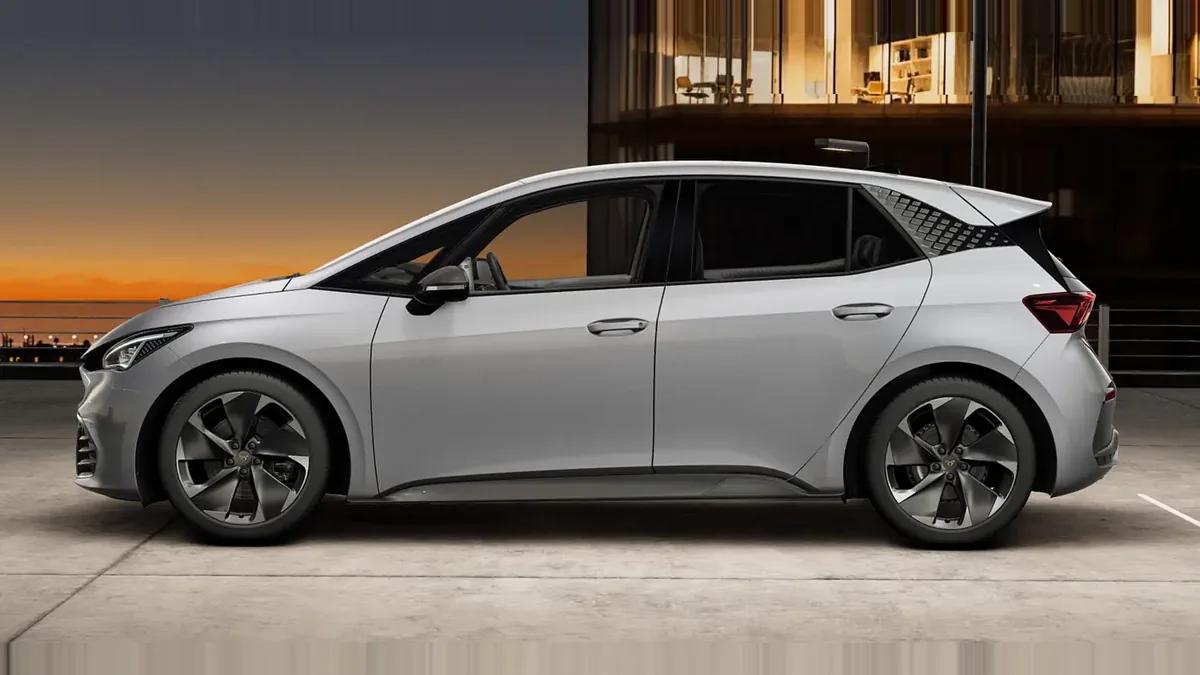 CUPRA Born e-Boost Pack Advanced Plus en renting para particulares en Sevilla — Lateral