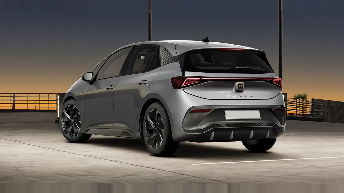 CUPRA Born e-Boost Pack Advanced Plus en renting para particulares en Sevilla — Trasera
