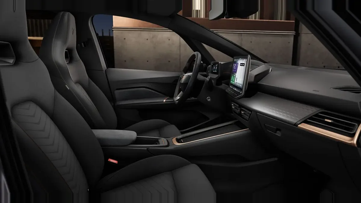 CUPRA Born e-Boost Pack Advanced Plus en renting para particulares en Sevilla — Interior