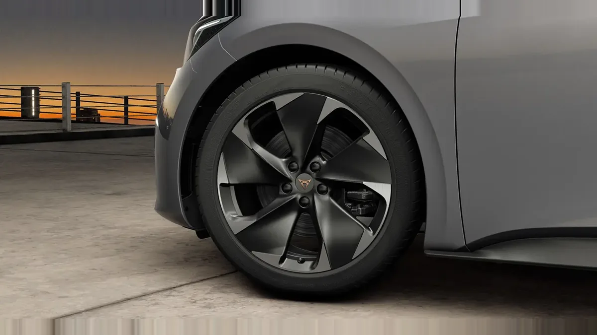 CUPRA Born e-Boost Pack Advanced Plus en renting para particulares en Sevilla — vista 6