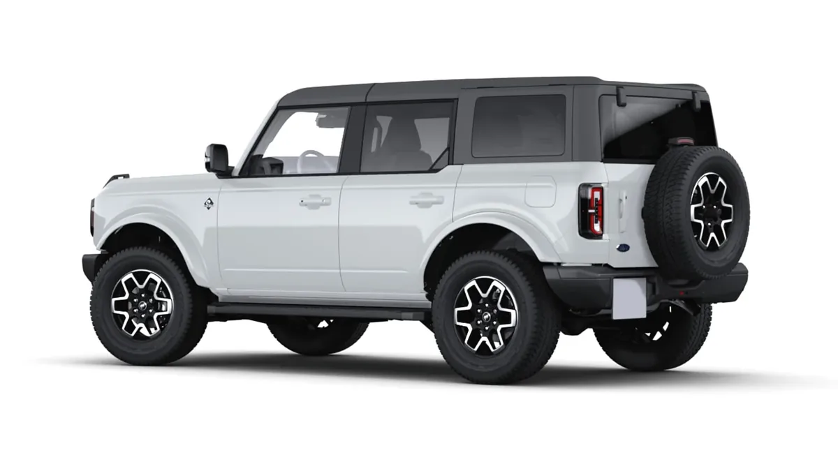 Ford Bronco Outer Banks 2.7 EcoBoost V6 335CV en renting para particulares en Sevilla — Trasera