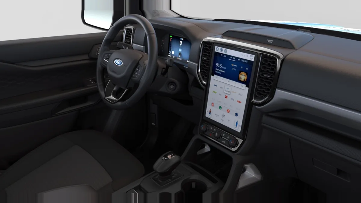 Ford Ranger XLT Doble Cabina 2.3 TVCT PHEV 280CV Automática II en renting para particulares en Sevilla — Interior