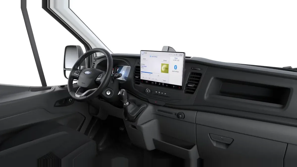 Ford TRANSIT 350 L3 Trend N1 EcoBlue 96kW FWD en renting para particulares en Sevilla — Delantera