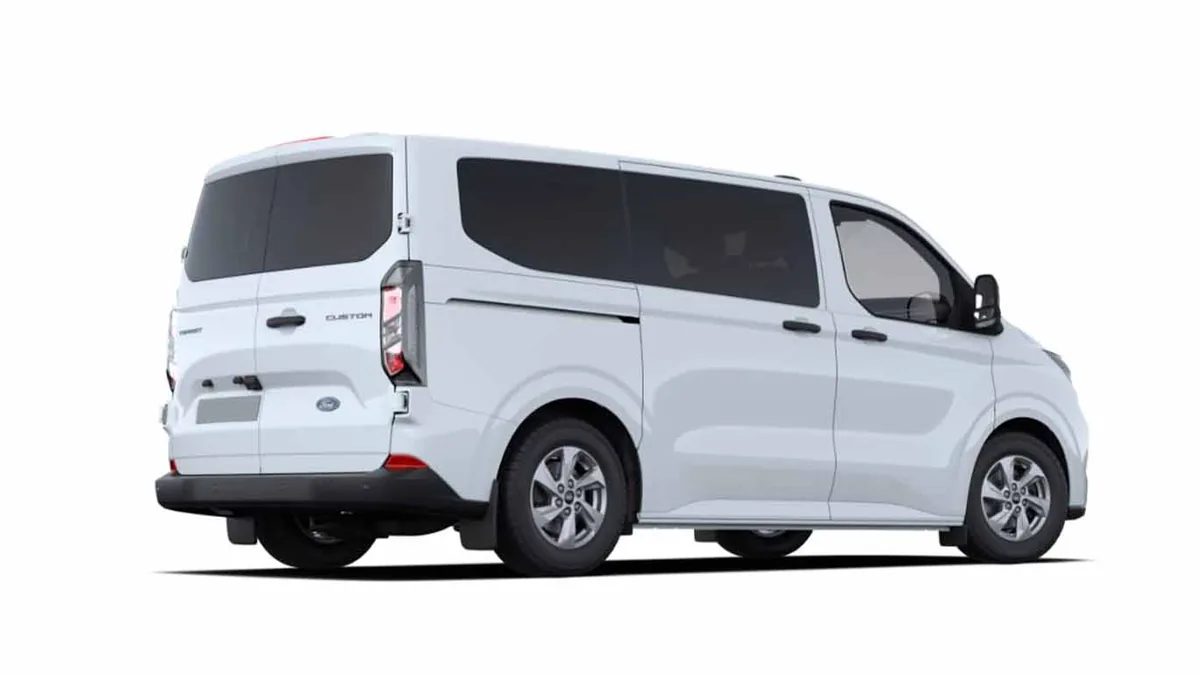 Ford Transit Custom Kombi 2.0 EcoBlue 150Cv 320 L1 Trend M1 II en renting para particulares en Sevilla — Trasera