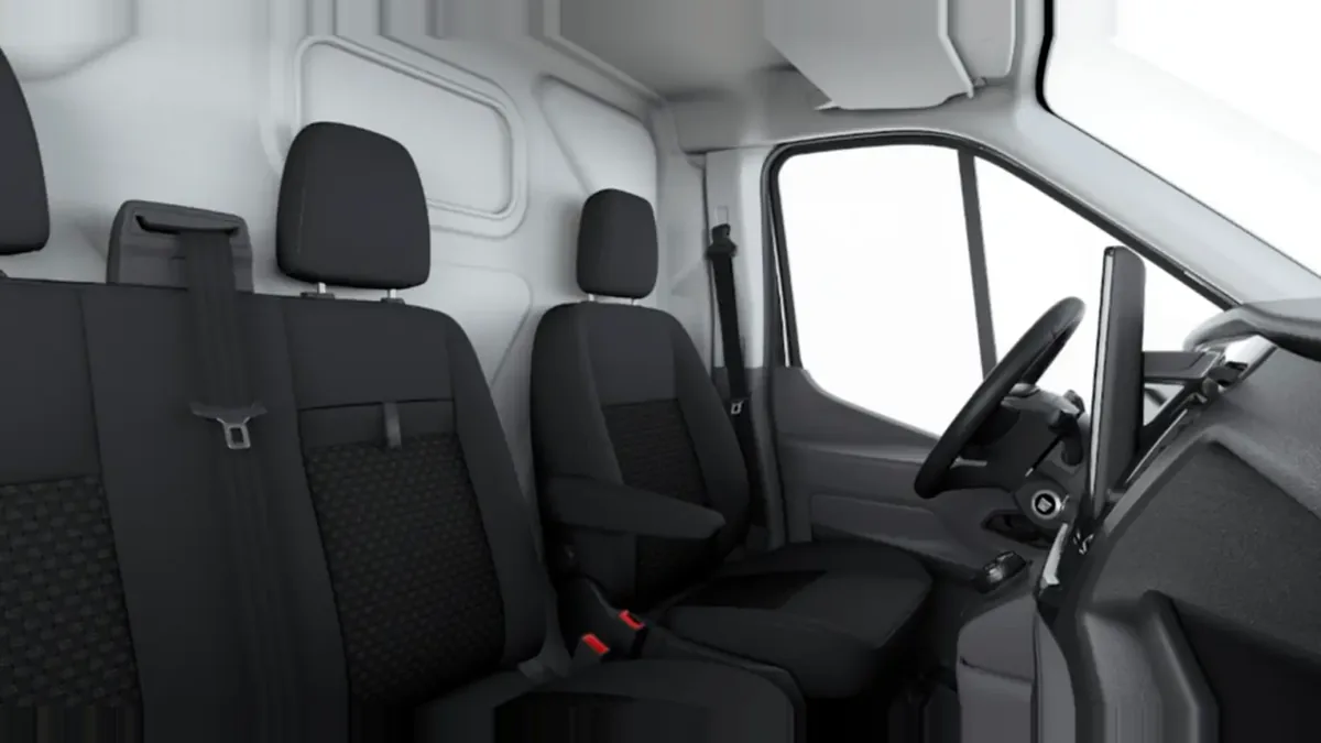 Ford Transit Van 350 L3 BEV Trend 184cv RWD II en renting para particulares en Sevilla — Interior