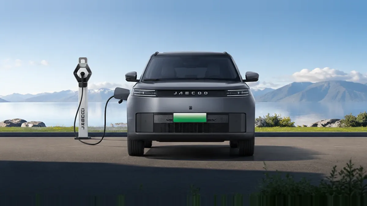 Jaecoo 5 EV Pure 155kW (211CV) 61kWh en renting para particulares en Sevilla — Trasera