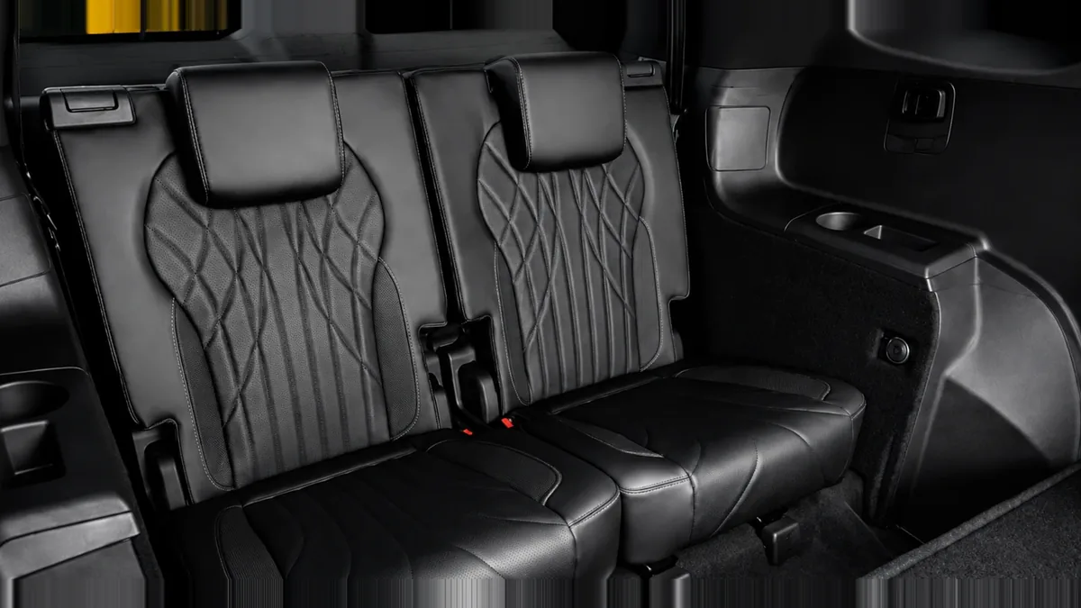 Jaecoo 8 PHEV Exclusive 1.5 TGDI 3DHT AWD 7p. en renting para particulares en Sevilla — Interior