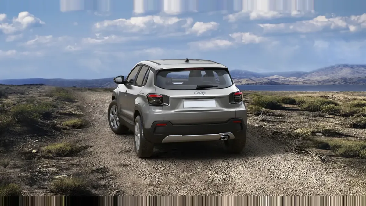 Jeep AVENGER E-HYBRID ALTITUDE en renting para particulares en Sevilla — Delantera