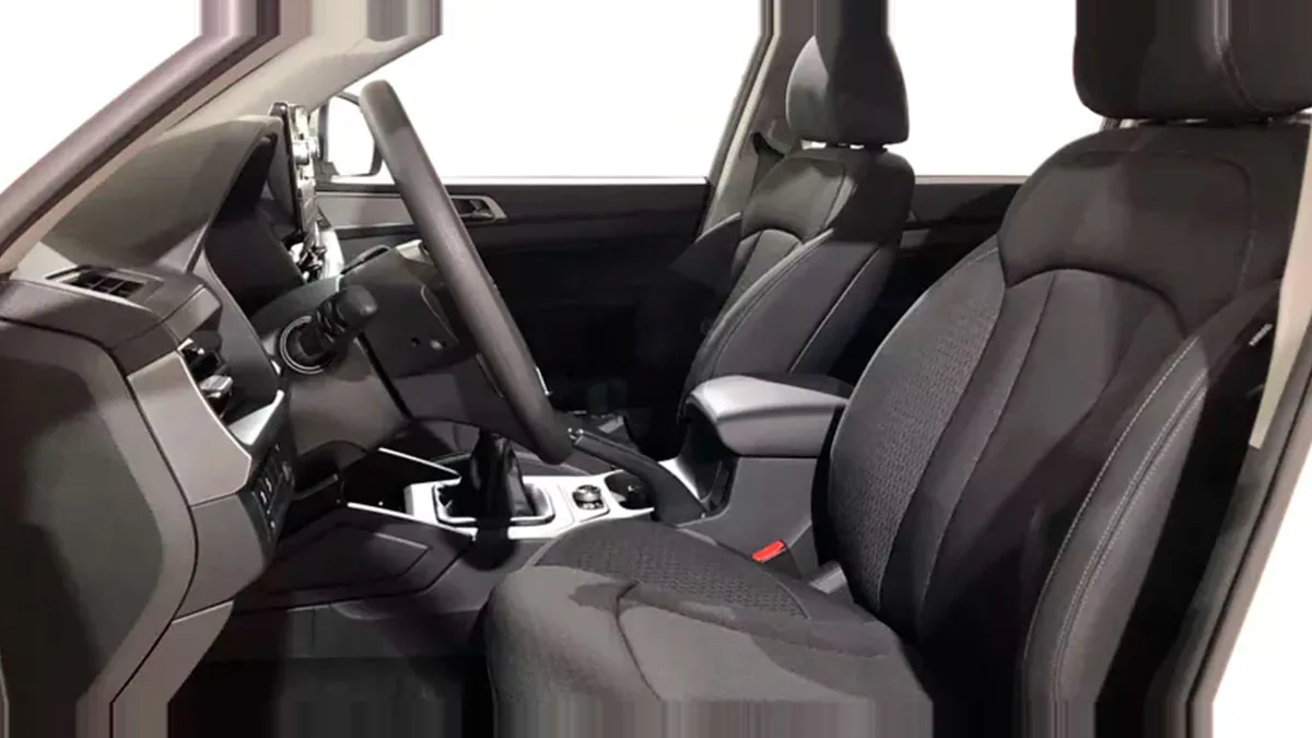 KGM Musso Sports D22 DTR Pro en renting para particulares en Sevilla — Delantera