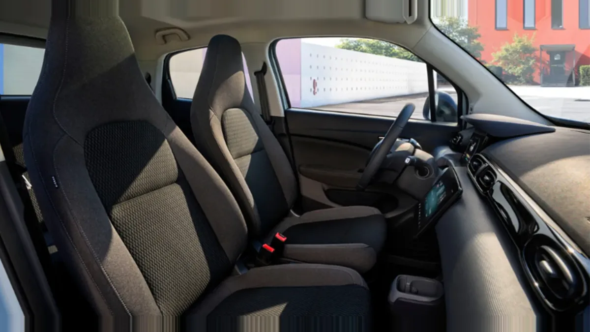 Leapmotor T03 BEV 37.3kWh Design AT en renting para particulares en Sevilla — Interior