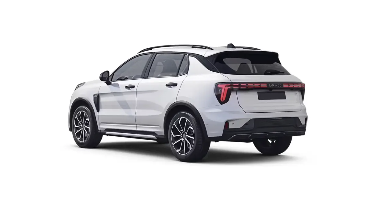 Lynk & Co 01 1.5 PHEV Core en renting para particulares en Sevilla — Trasera
