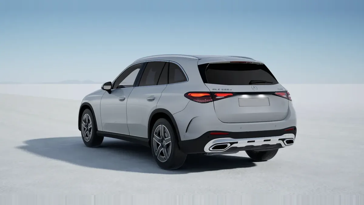 Mercedes-Benz GLC 220D 4MATIC en renting para particulares en Sevilla — Trasera