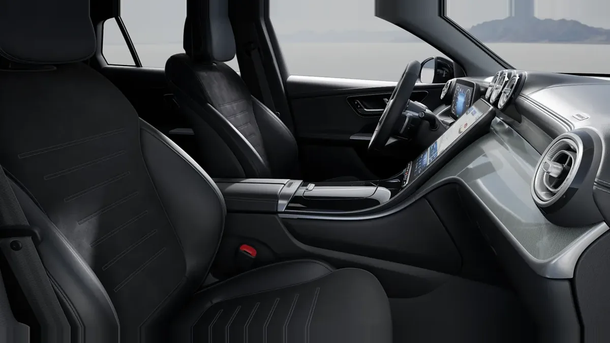 Mercedes-Benz GLC Coupé 300 de 4MATIC QS en renting para particulares en Sevilla — Interior