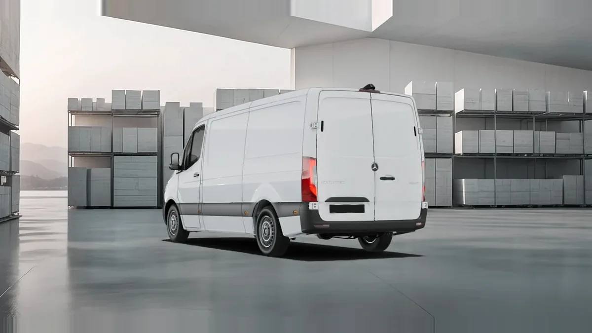 Mercedes-Benz Sprinter 315 CDI Medio Pro en renting para particulares en Sevilla — Trasera