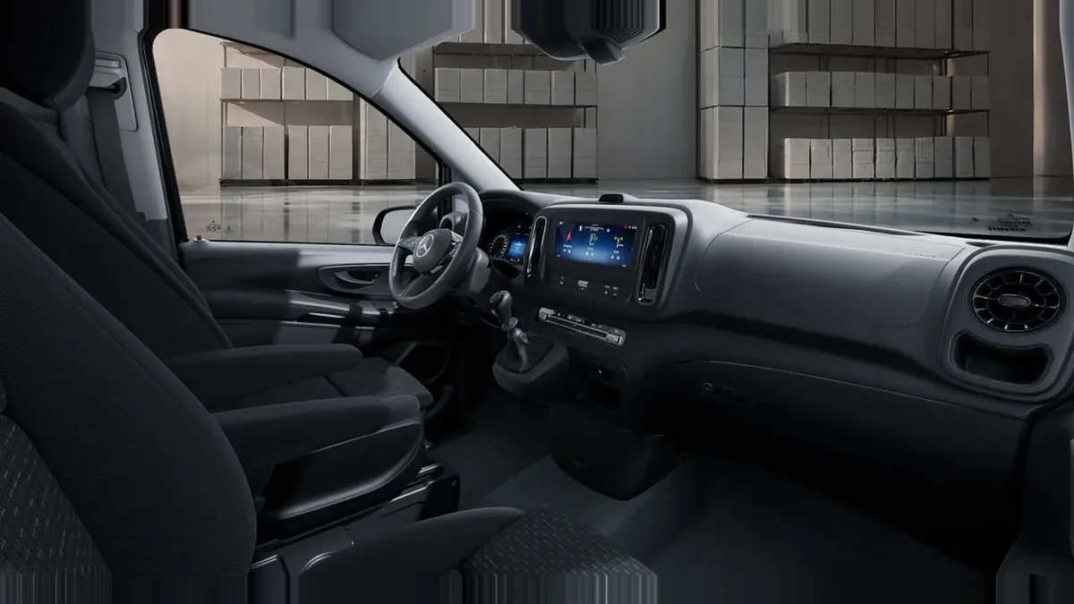 Mercedes-Benz Vito 110CDI 75kW Furgón Pro Larga en renting para particulares en Sevilla — Interior