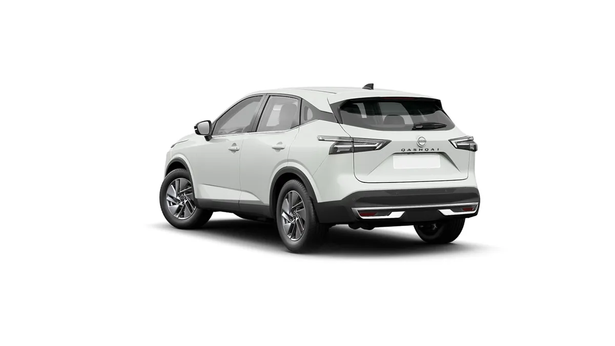 Nissan Qashqai DIG-T 158CV MHEV 4x2 Acenta WHT en renting para particulares en Sevilla — Trasera