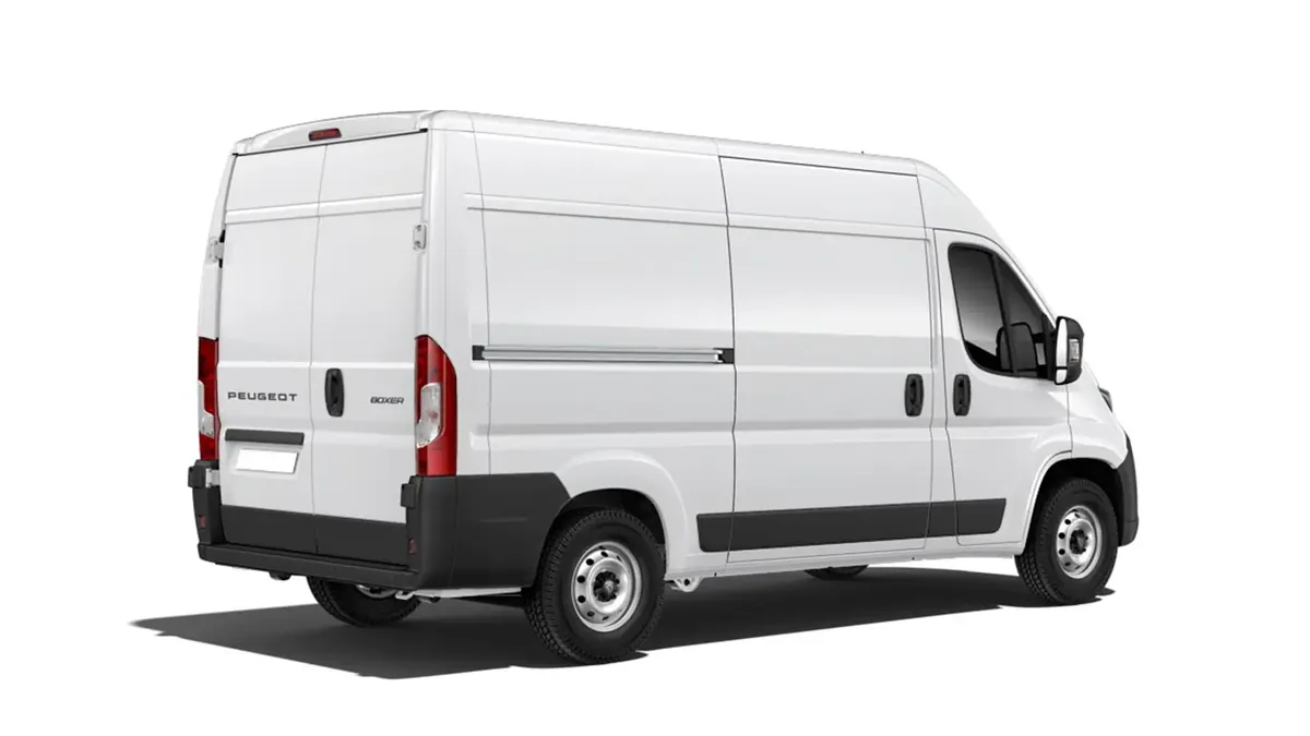 Peugeot Boxer 3.3 L2H2 BHDI 103kW en renting para particulares en Sevilla — Trasera