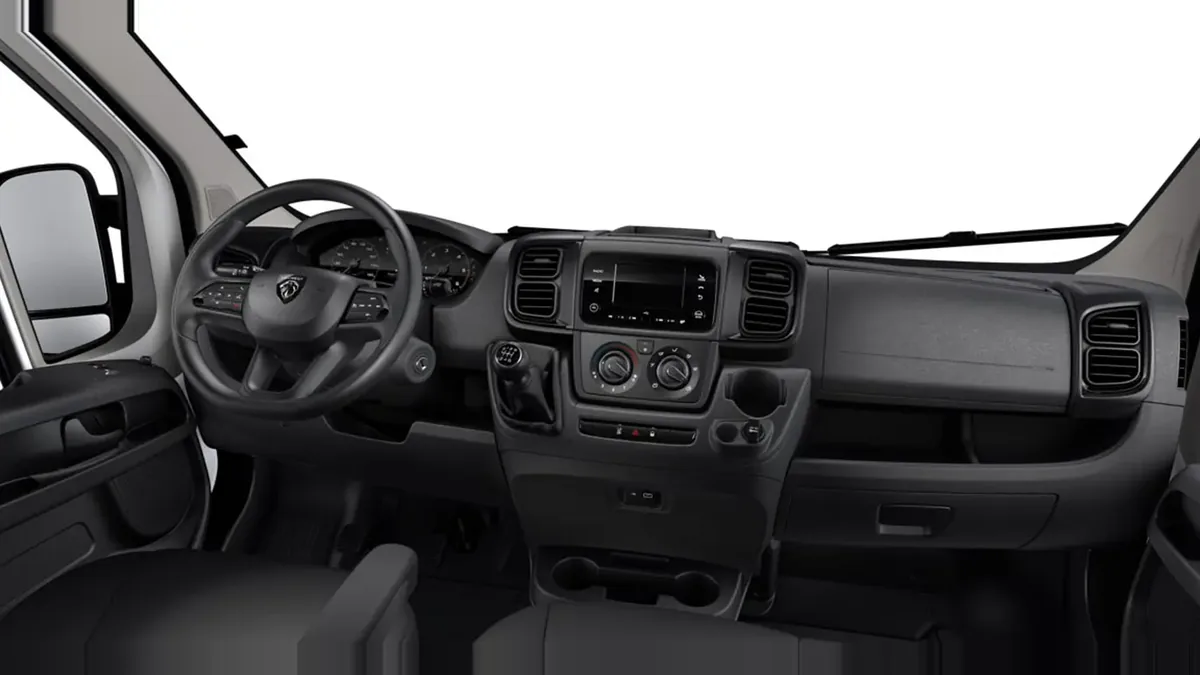 Peugeot Boxer 3.3 L2H2 BHDI 103kW en renting para particulares en Sevilla — Delantera