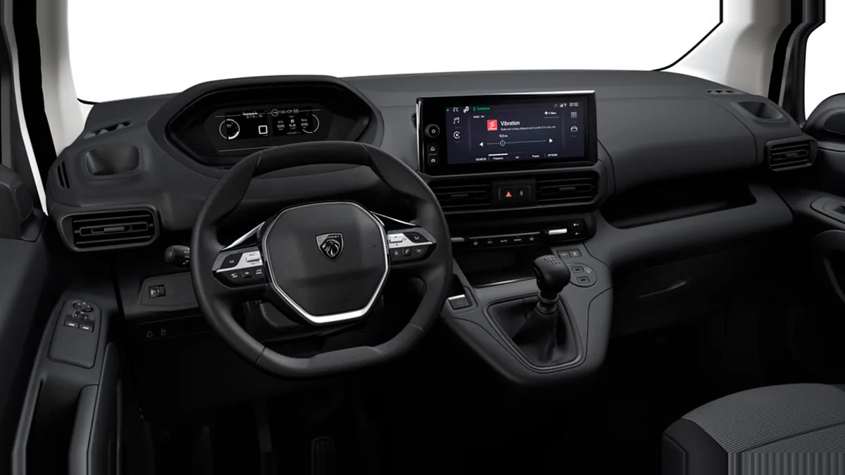 Peugeot Partner Furgón M Diésel 100CV Man en renting para particulares en Sevilla — Delantera