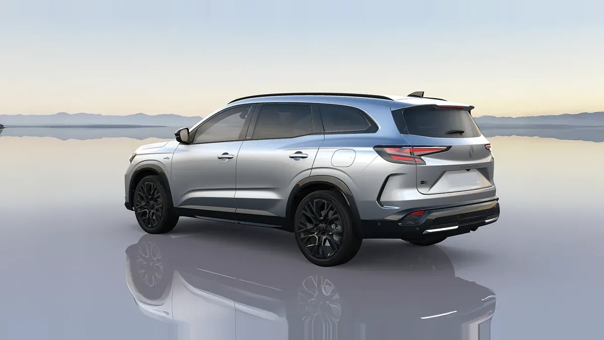 Renault Espace Espirit Alpine Full Hybrid E-Tech 146kW 7p en renting para particulares en Sevilla — Delantera