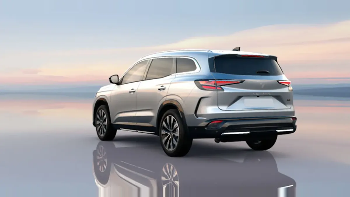 Renault ESPACE TECHNO E-TECH FULL HYBRID 200CV en renting para particulares en Sevilla — Trasera
