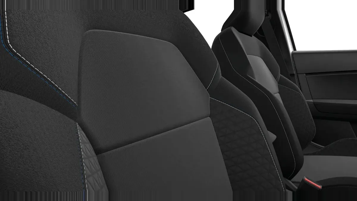Renault Symbioz Evolution E-Tech Full Hybrid 117kW (160CV) en renting para particulares en Sevilla — Interior