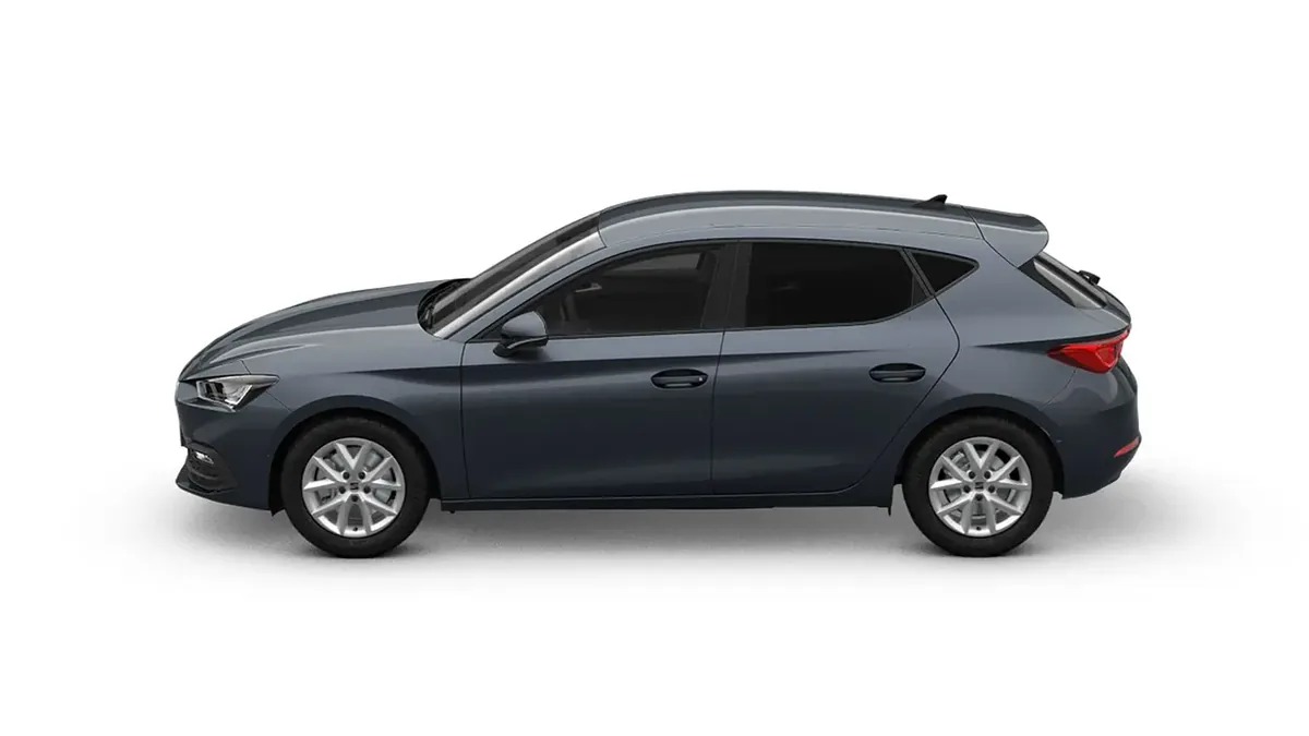 SEAT León 1.5 eTSI (115CV) DSG Style XL en renting para particulares en Sevilla — Trasera
