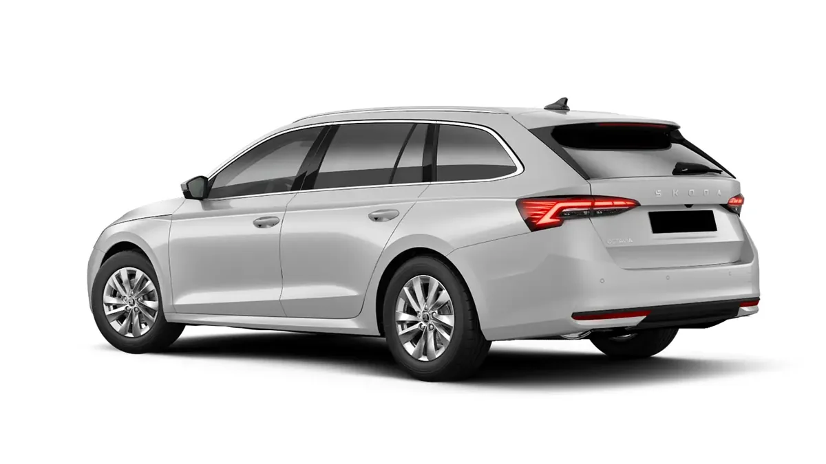 Škoda Octavia Combi Selection 2.0 TDI 150CV DSG 7vel en renting para particulares en Sevilla — Trasera