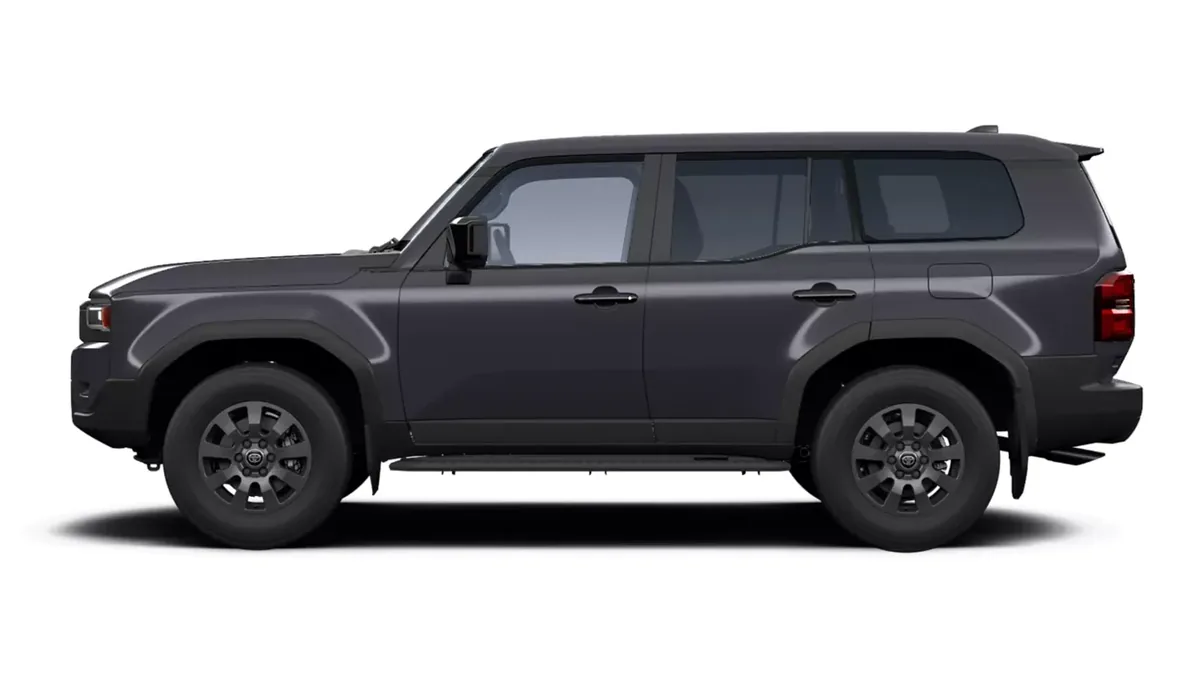 Toyota Land Cruiser 250 Hybrid 48V VX en renting para particulares en Sevilla — Trasera