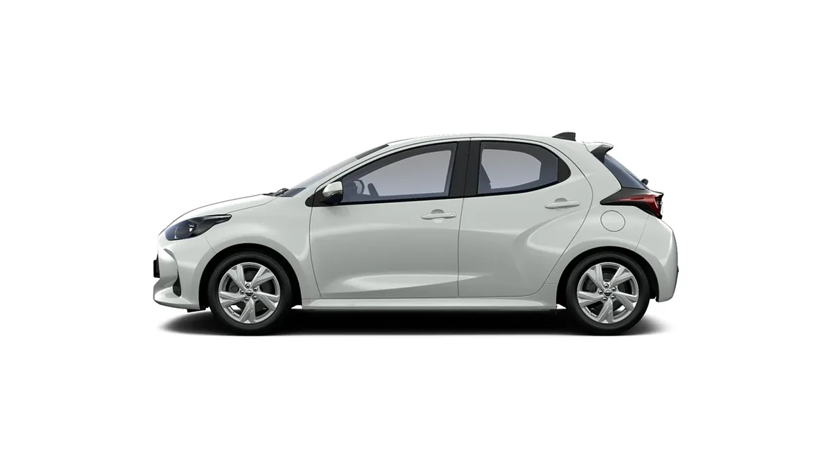 Toyota Yaris 120H 116CV Active en renting para particulares en Sevilla — Interior
