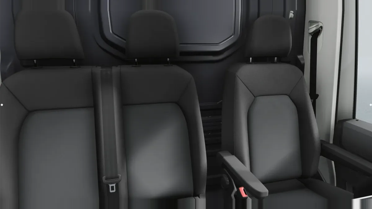 Volkswagen Crafter 35 Fresh Van BM L3 2.0 TDI FWD 103kW (140CV)  - ISOTERMO en renting para particulares en Sevilla — vista 7
