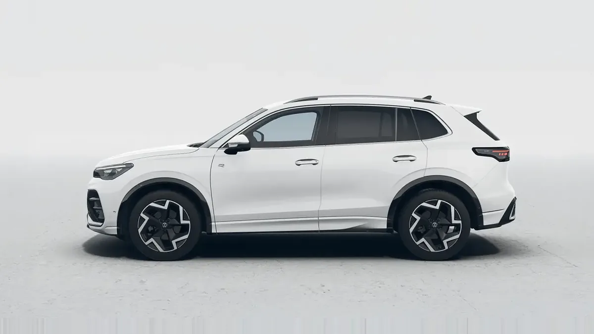 Volkswagen Tiguan R-Line 2.0 TDI 110kW DSG en renting para particulares en Sevilla — Trasera